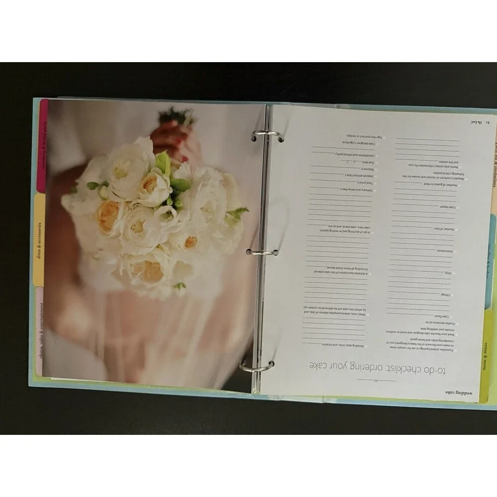 The Knot Ultimate Wedding Planner and Organizer Book . Carley Roney.